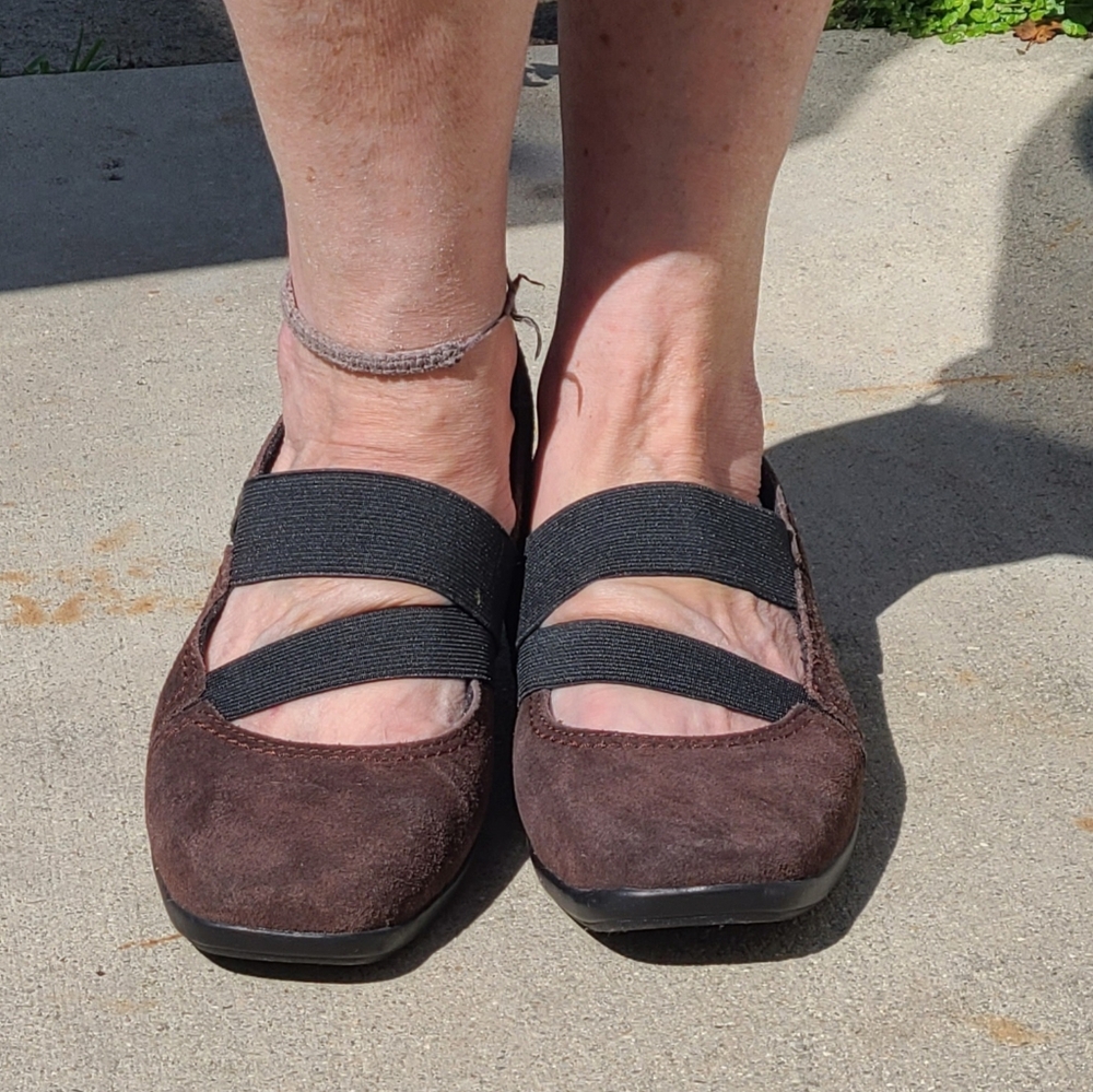 Clarks Brown Suede Loafers with Elastic Band
